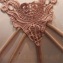 多肩带蕾丝背心